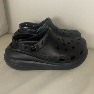 Crocs Classic Mega Crush Sandal Thick
Soled Unisex Sandals. Men size 10
